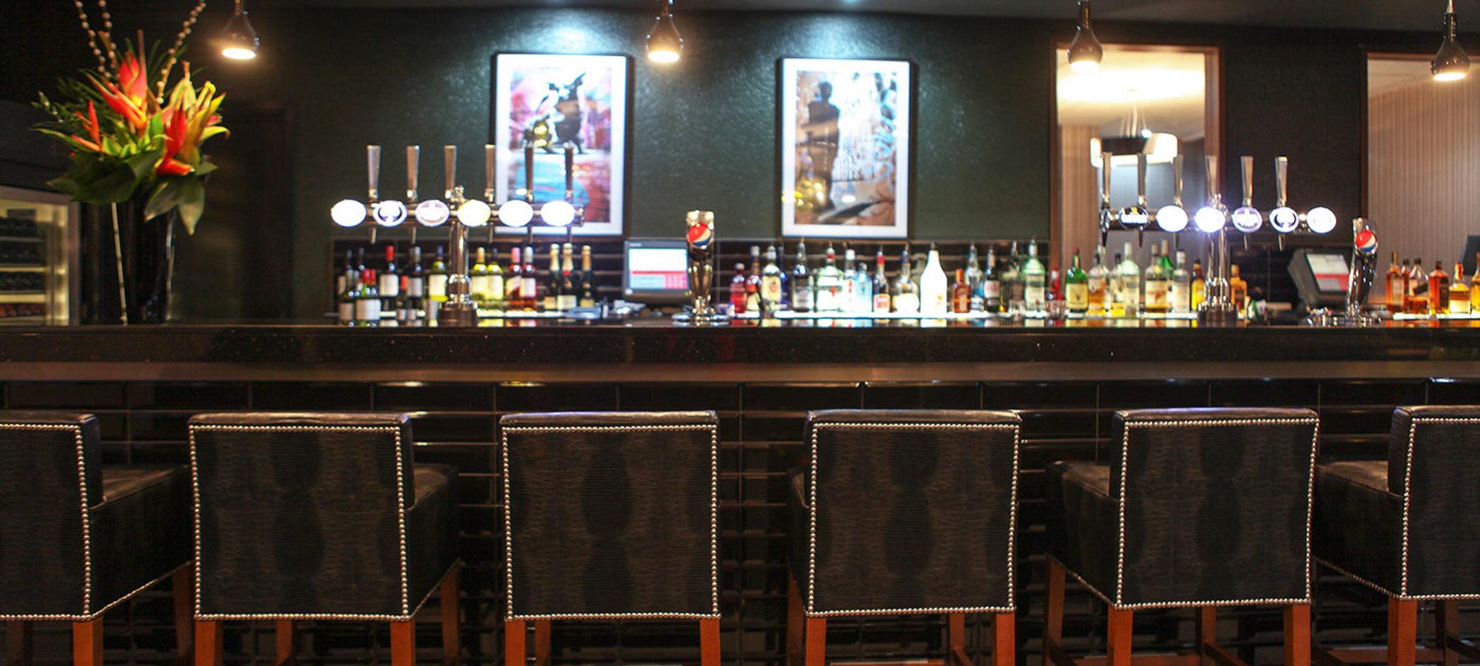 Leonardo Royal Hotel Birmingham Kültér fotó A bar in London