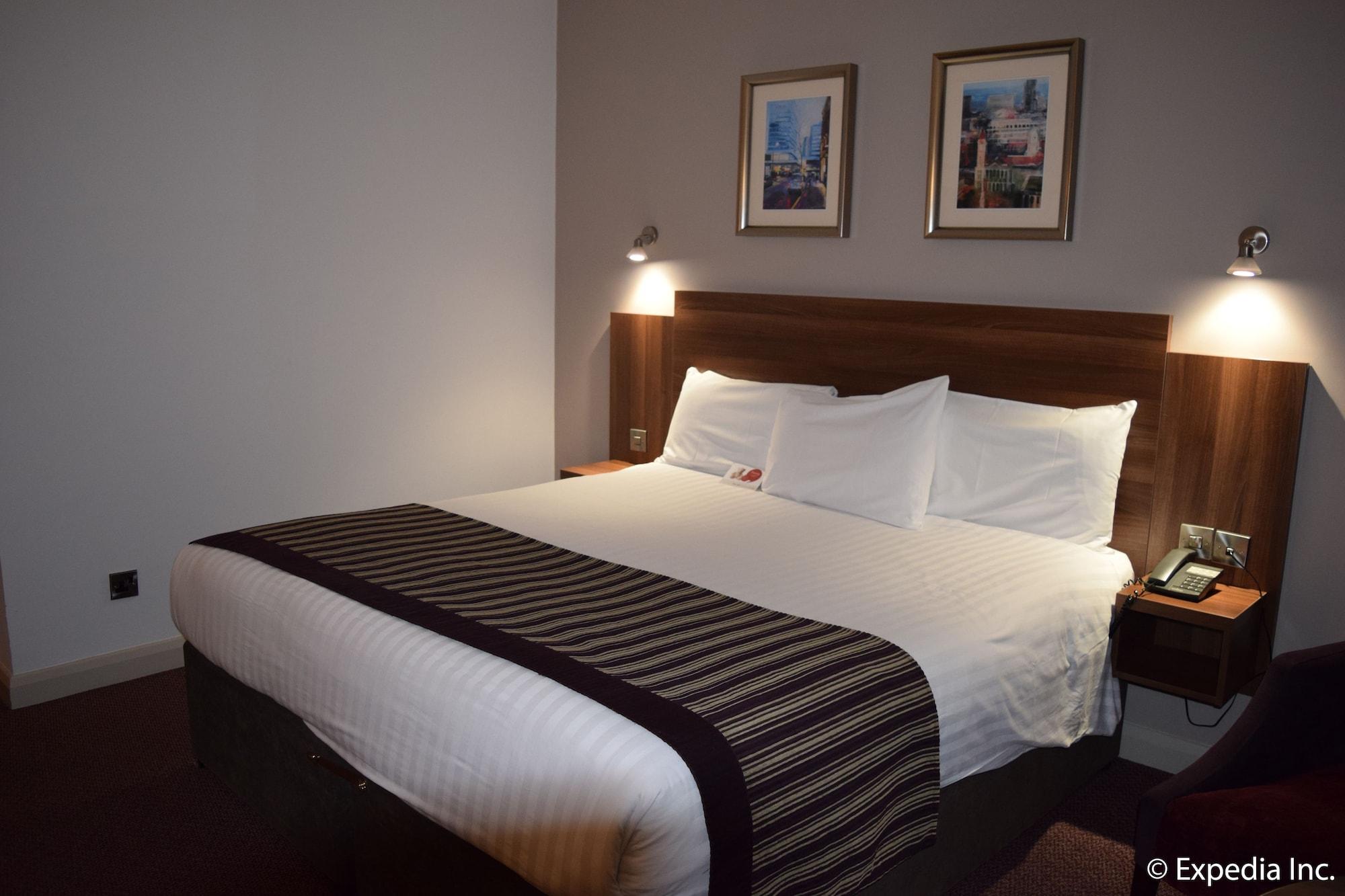 Leonardo Royal Hotel Birmingham Kültér fotó A room at the hotel